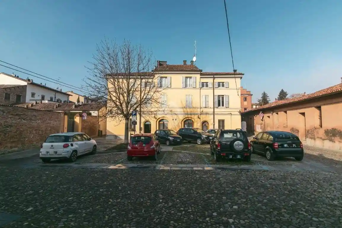 Bilocale piazzetta Bernardi Novacula 6, Centro Storico, Forlì - foto 2