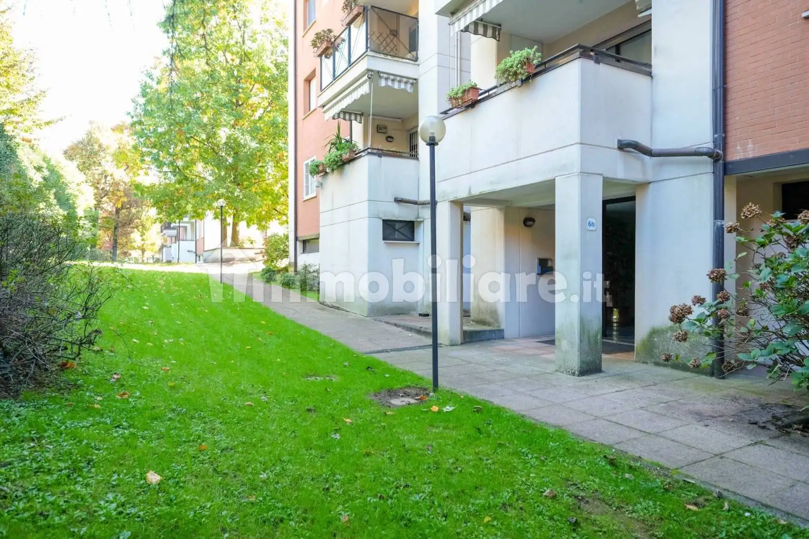 Trilocale via Sandro Pertini 6, Centro, Arese - foto 4