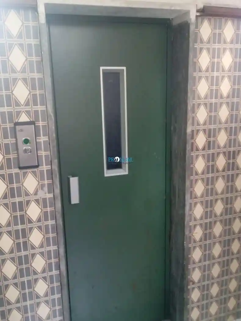 Quadrilocale via Marco Aurelio Severino 76, San Carlo All'Arena, Napoli - foto 5