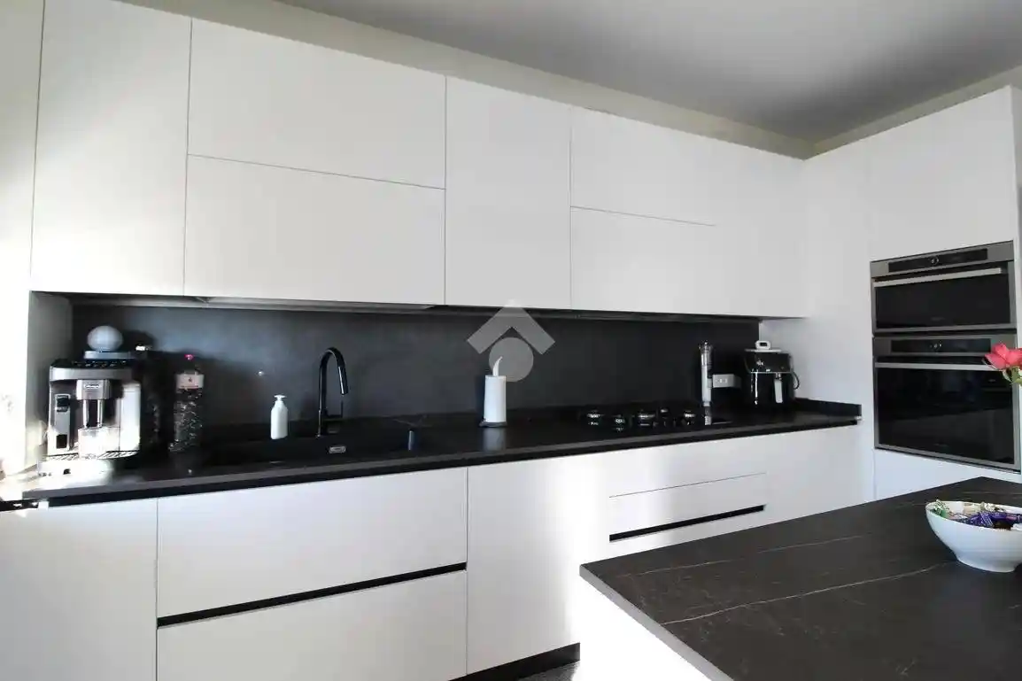 Appartamento via I' Maggio 2, Centro, Dueville - foto 2