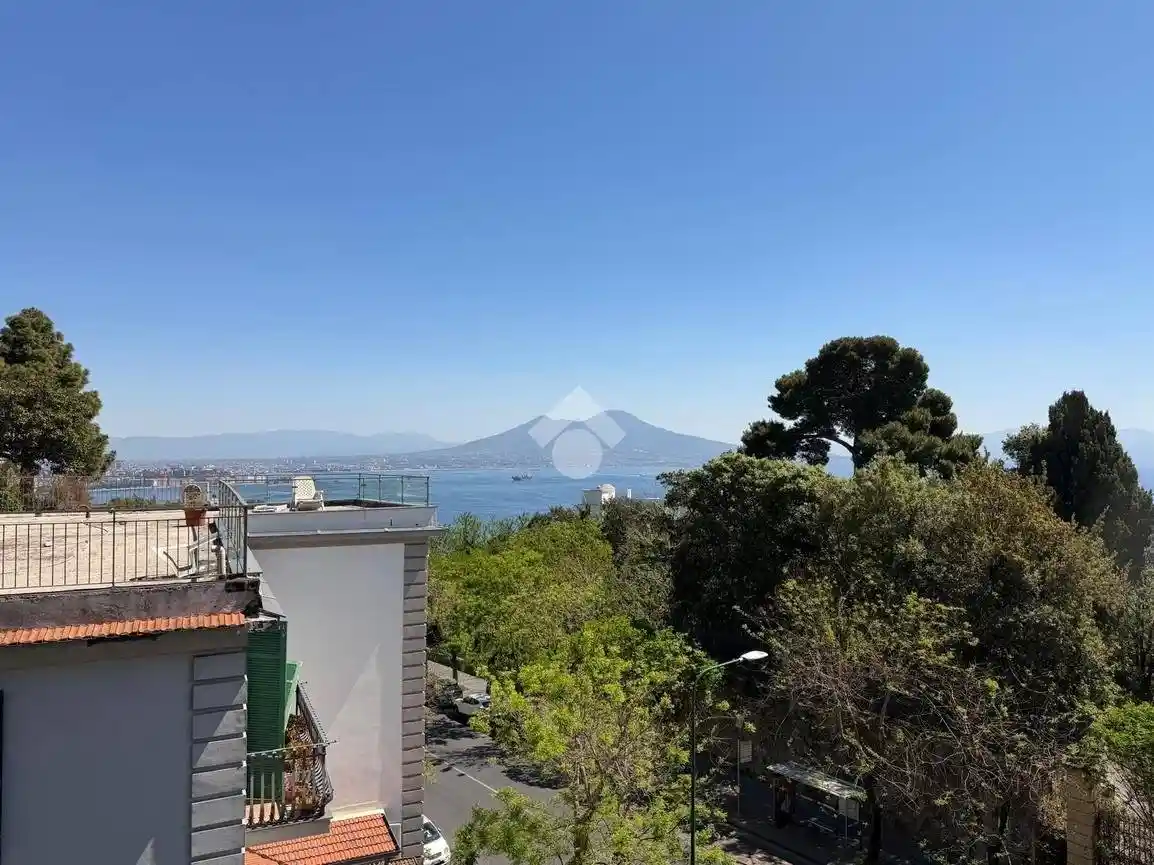 Appartamento in vendita a Napoli