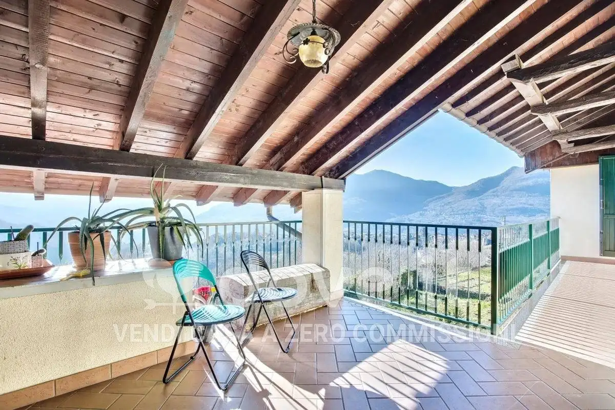 Villa in vendita a Montegrino Valtravaglia