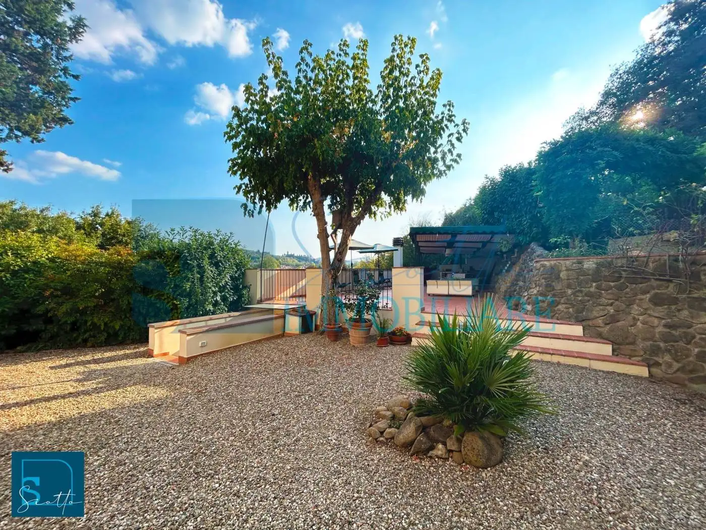 Villa in vendita a Capraia e Limite