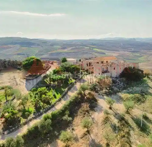 Rustico, buono stato, 596615 m², Butera - foto 2