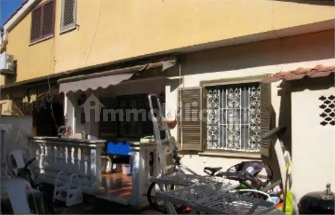 Villetta a schiera in vendita a Pomezia