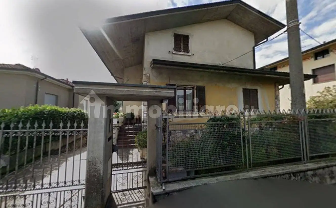 Villa in asta a Concesio