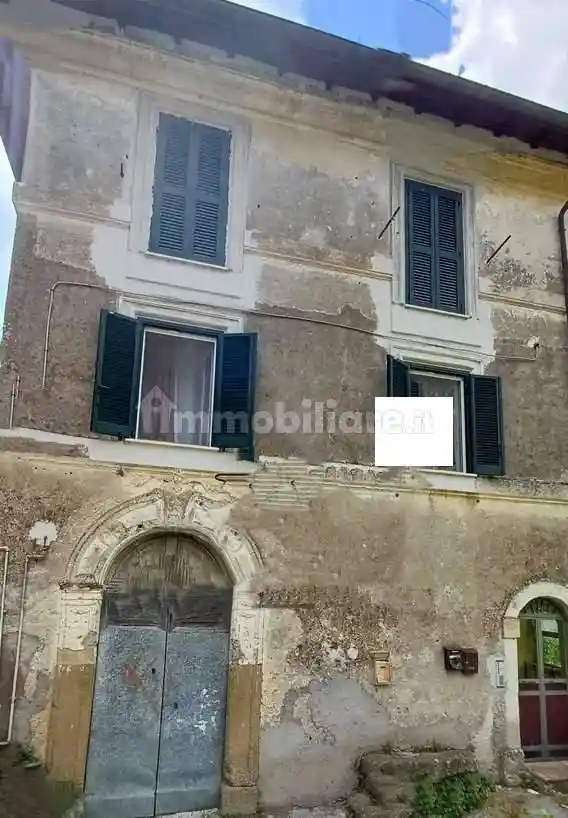 Appartamento in vendita a Poli