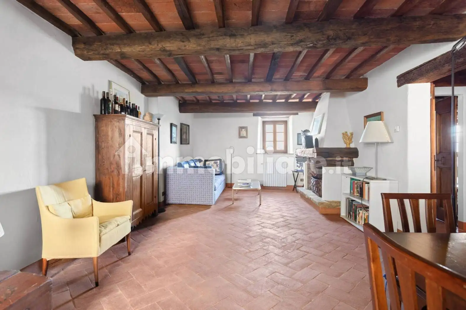 Appartamento in vendita a Bucine