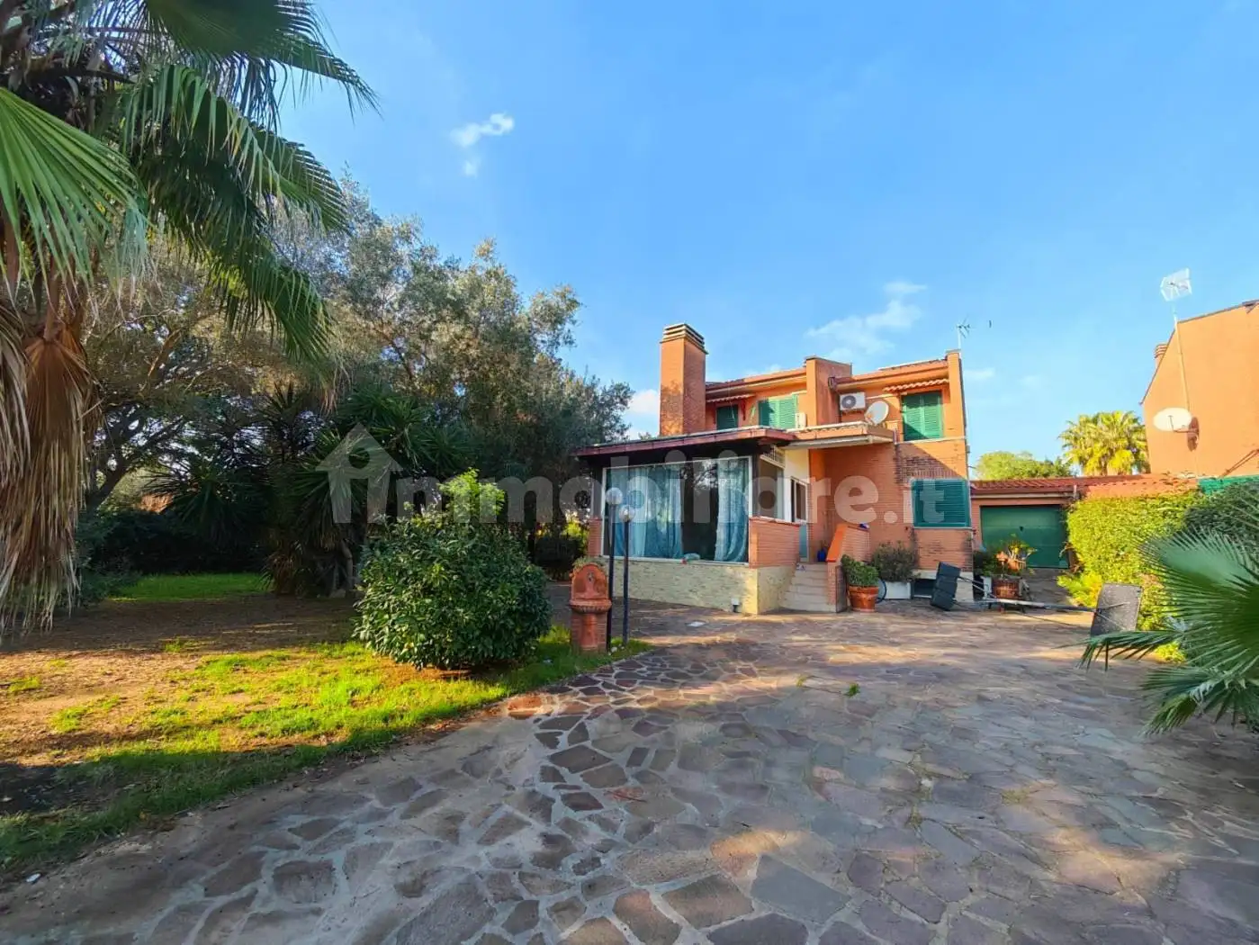 Villa bifamiliare in vendita a Roma