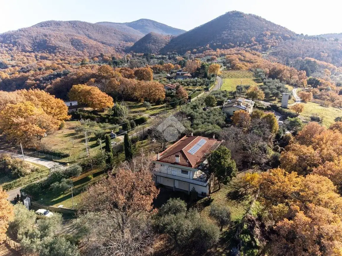 Villa in vendita a Viterbo