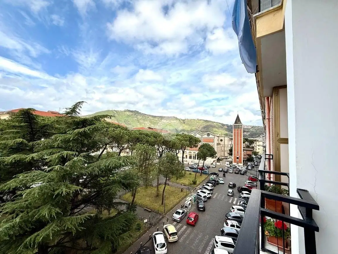 Appartamento in vendita a Napoli