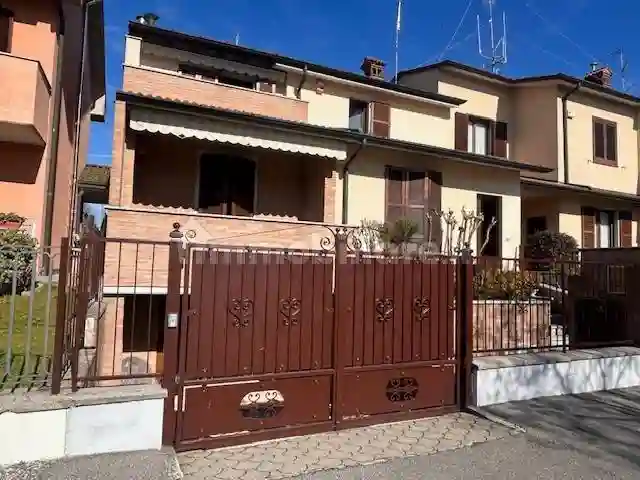 Villa a schiera 5 locali, buono stato, Centro, Codogno - foto 2