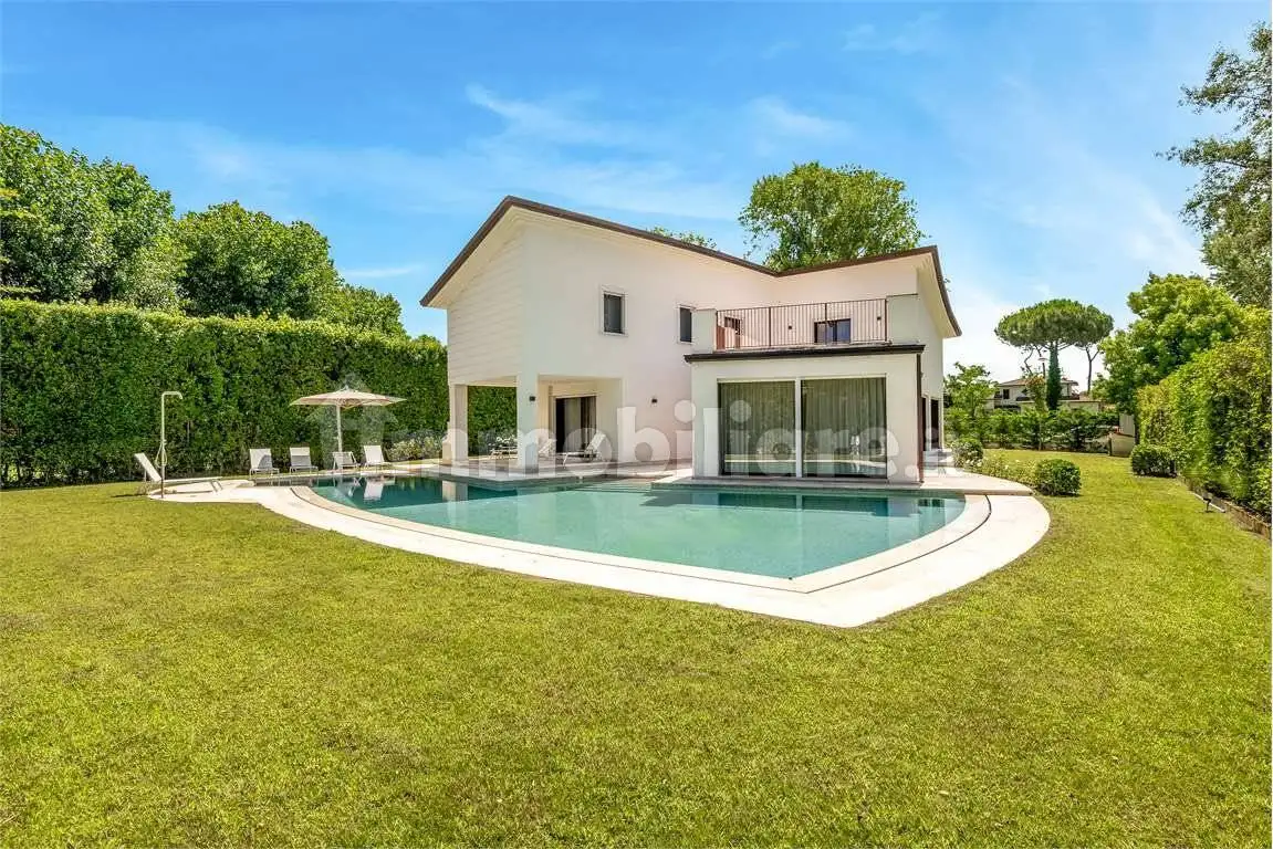Villa in affitto a Forte dei Marmi