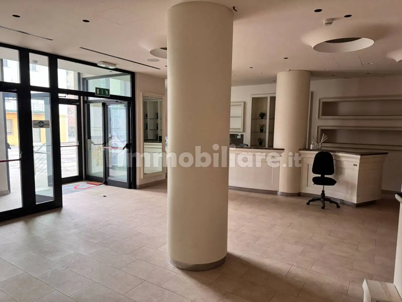 Palazzo - Edificio in Affitto - foto 3