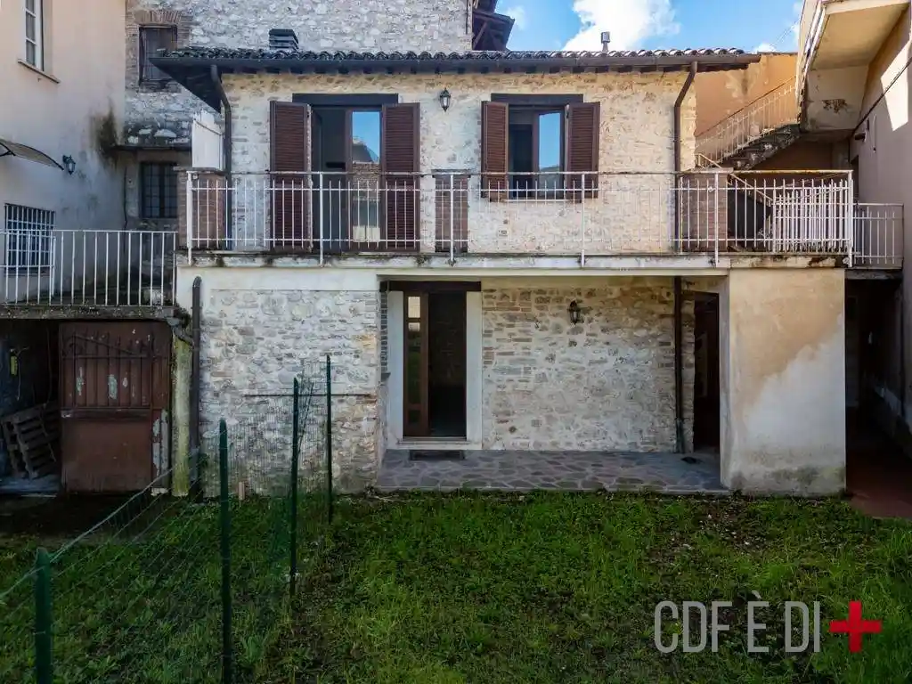 Terratetto unifamiliare via della Repubblica, Centro, Contigliano - foto 2