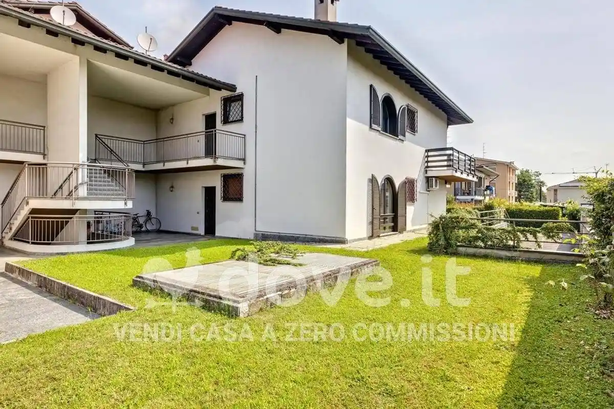 Quadrilocale via San Martino 21, Centro, Somma Lombardo - foto 3