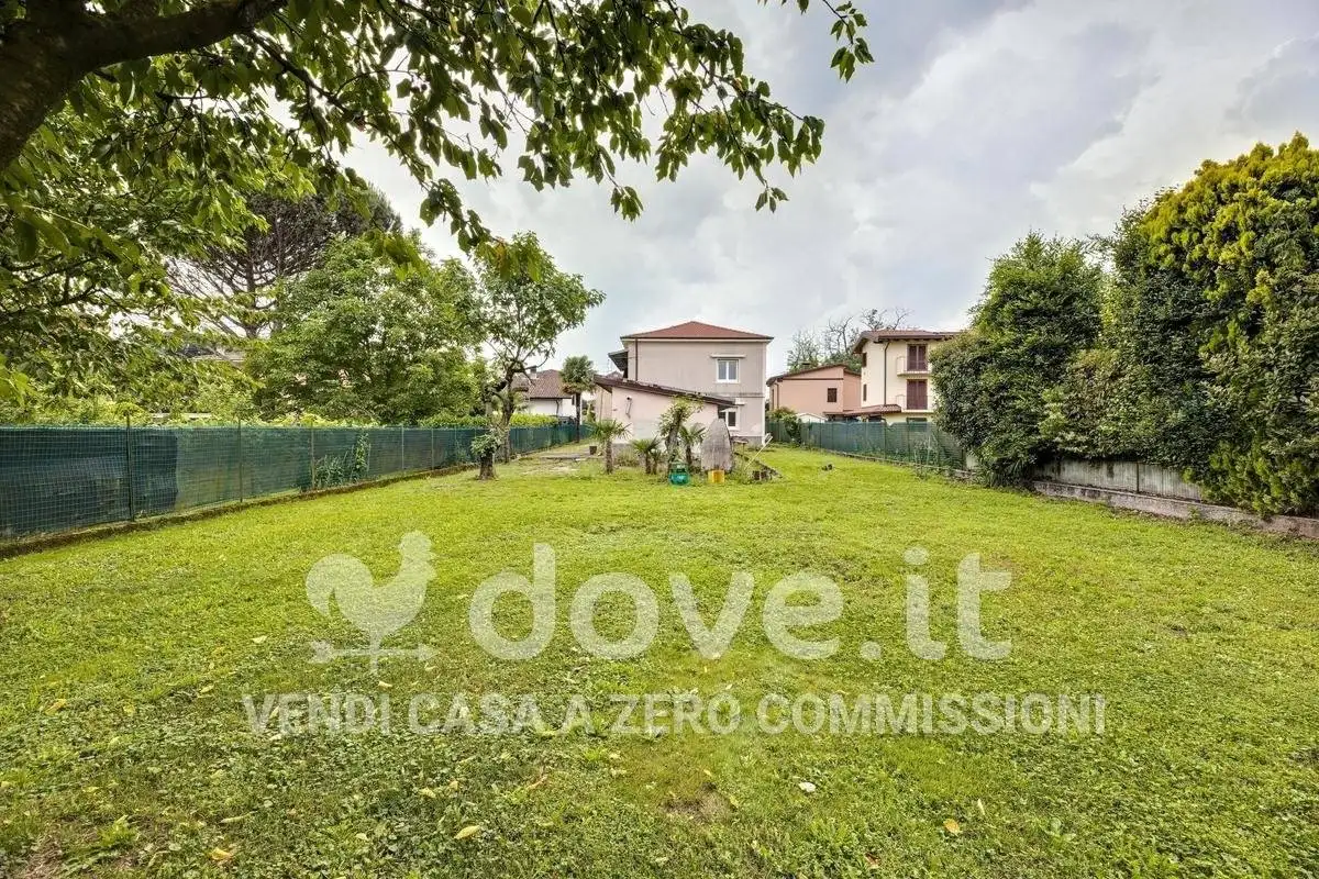 Villa in vendita a Besnate