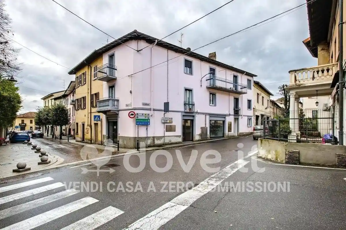 Quadrilocale via Italia 21, Centro, Carnago - foto 2