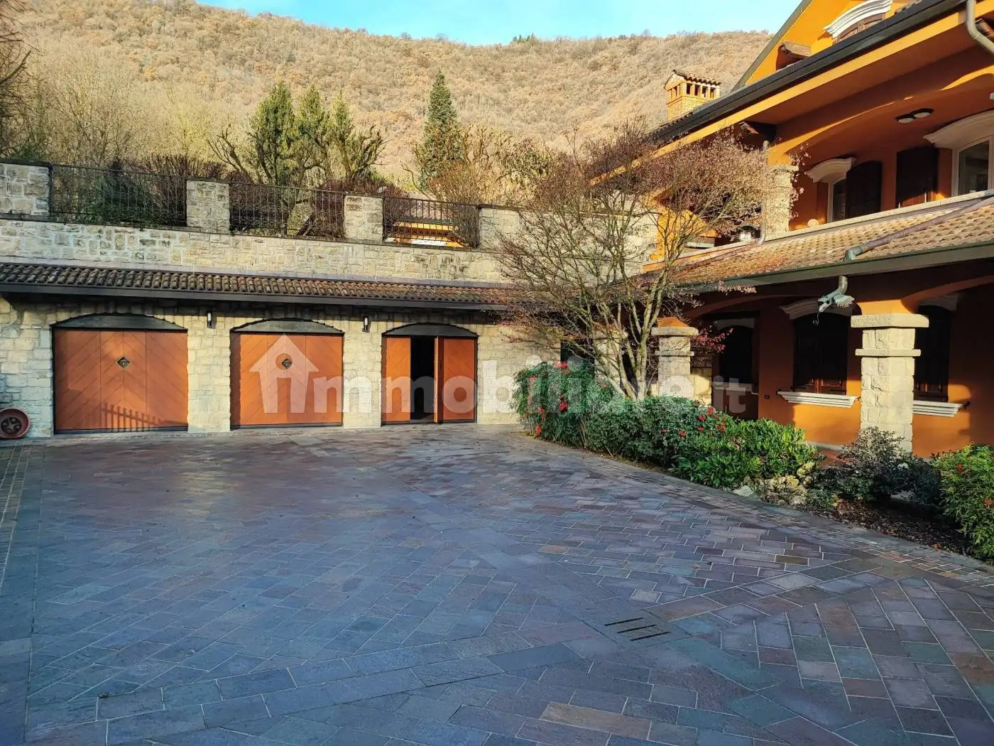 Villa unifamiliare, buono stato, 450 m², Centro, Alzano Lombardo - foto 3