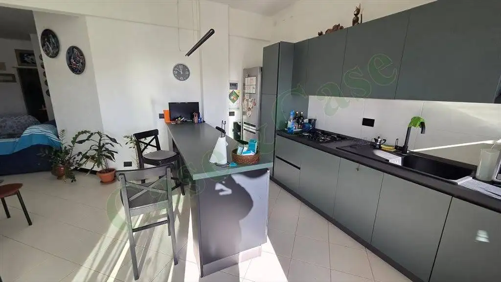 Quadrilocale piazza dei Mille, Centro, Albisola Superiore - foto 3