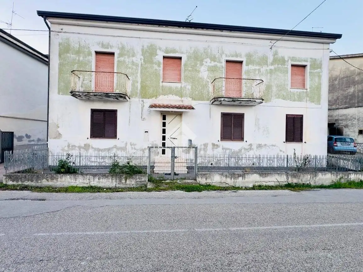 Casa indipendente in vendita a Ceppaloni