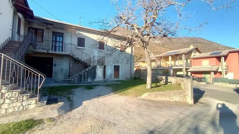 Terratetto unifamiliare via Aldo Moro 885, Rubiana, Caprino Veronese - foto 2