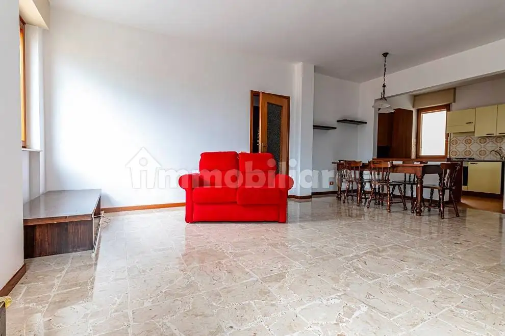 Trilocale via Giovanni Giolitti 5, Centro, Albino - foto 3