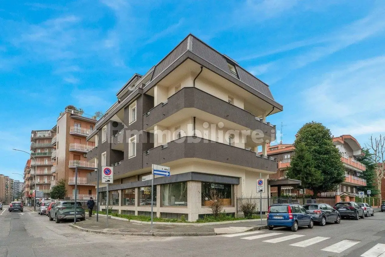 Quadrilocale via Vittorio Alfieri 4, Centro, Cesano Boscone - foto 2