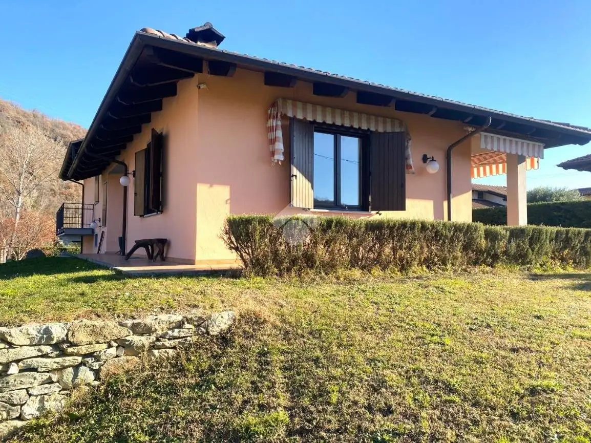 Villa in vendita a Borgofranco d'Ivrea