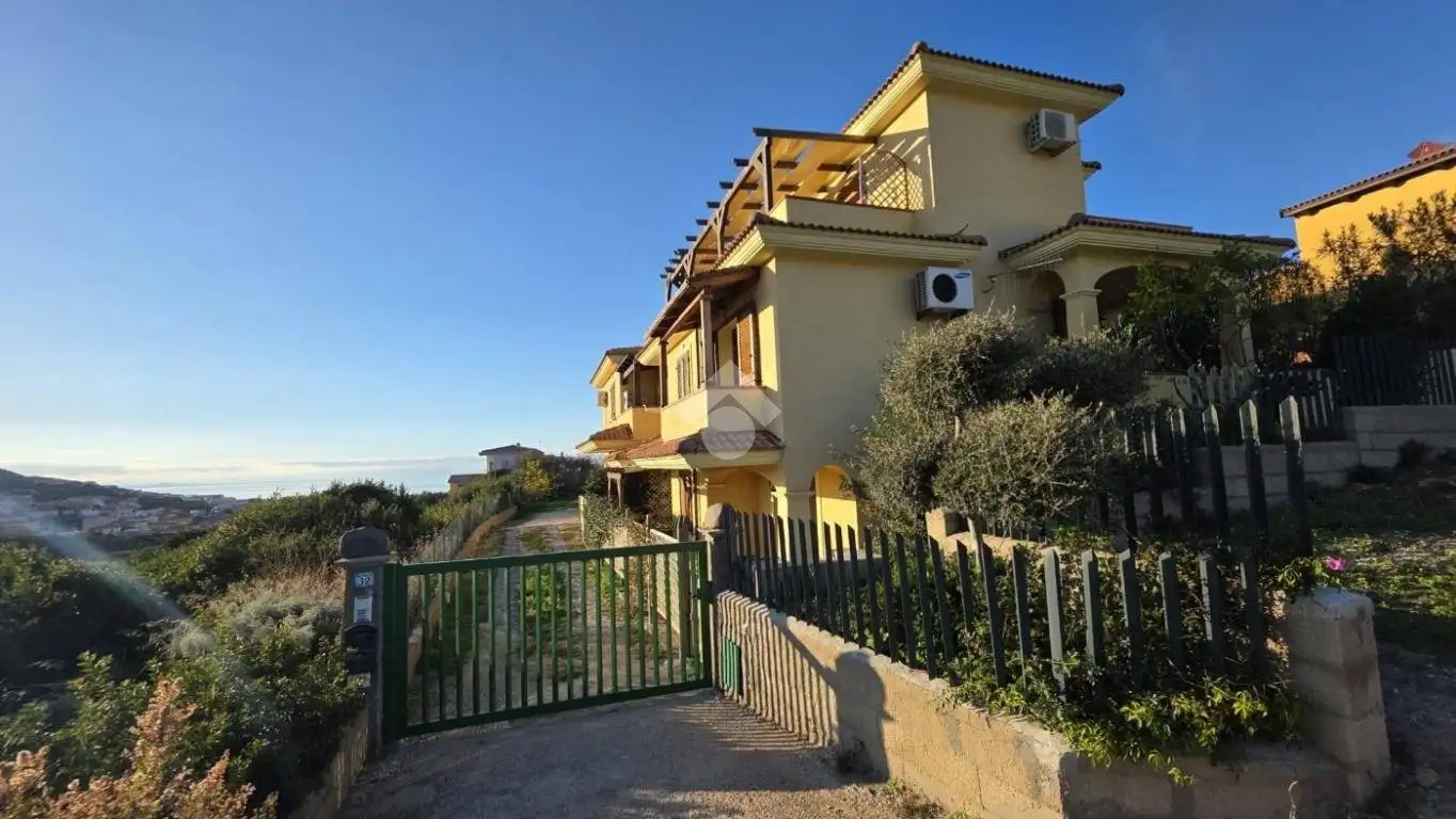 Trilocale via Madrid 32, Castelsardo - foto 2