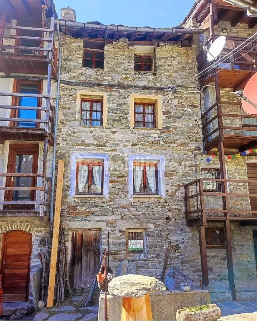 Rustico - Casale in vendita a Gaby