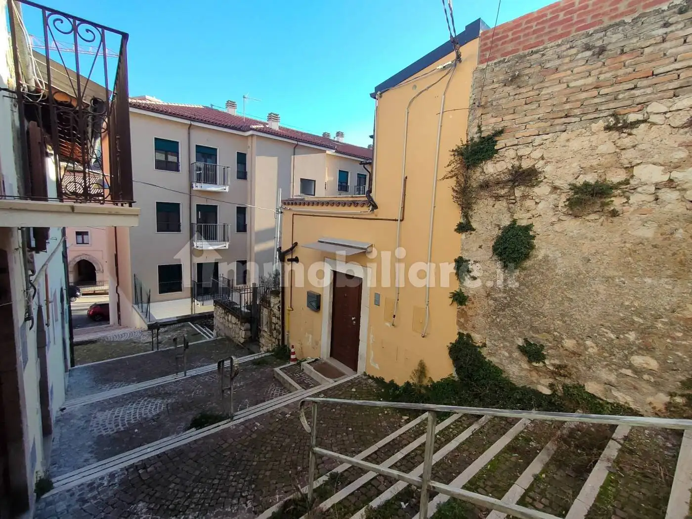 Terratetto unifamiliare 90 m², ottimo stato, Duomo - Fontana Luminosa, L'Aquila - foto 2