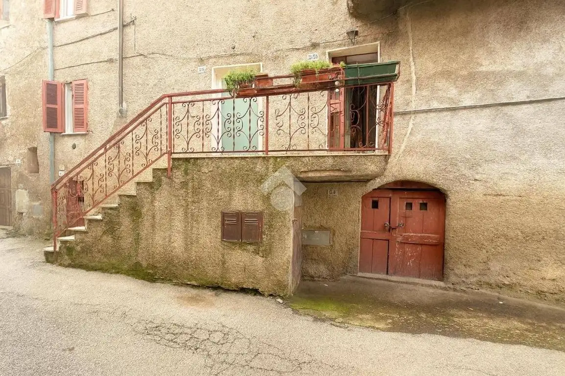 Casa indipendente in vendita a Bassano in Teverina