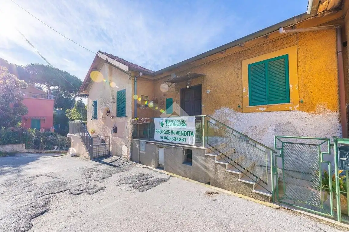 Casa indipendente in vendita a Ariccia