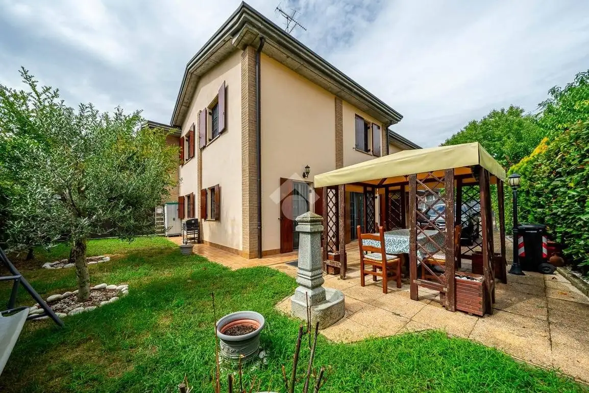 Villa in vendita a Cavriago