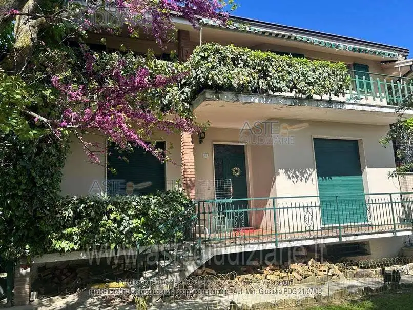 Villa in asta a Agazzano