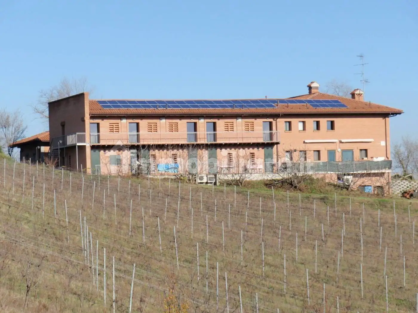 Palazzo - Edificio in vendita a Pianoro