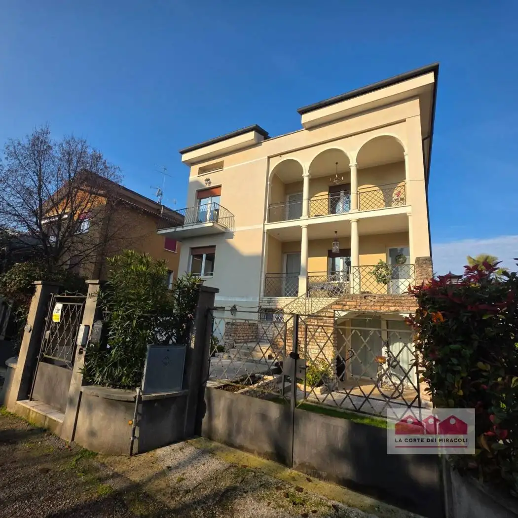 Casa indipendente in vendita a Vicenza