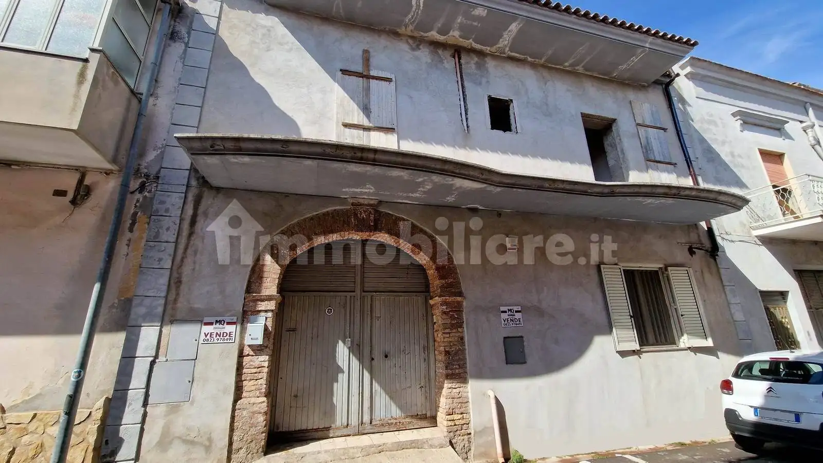 Palazzo - Edificio in vendita a Mondragone