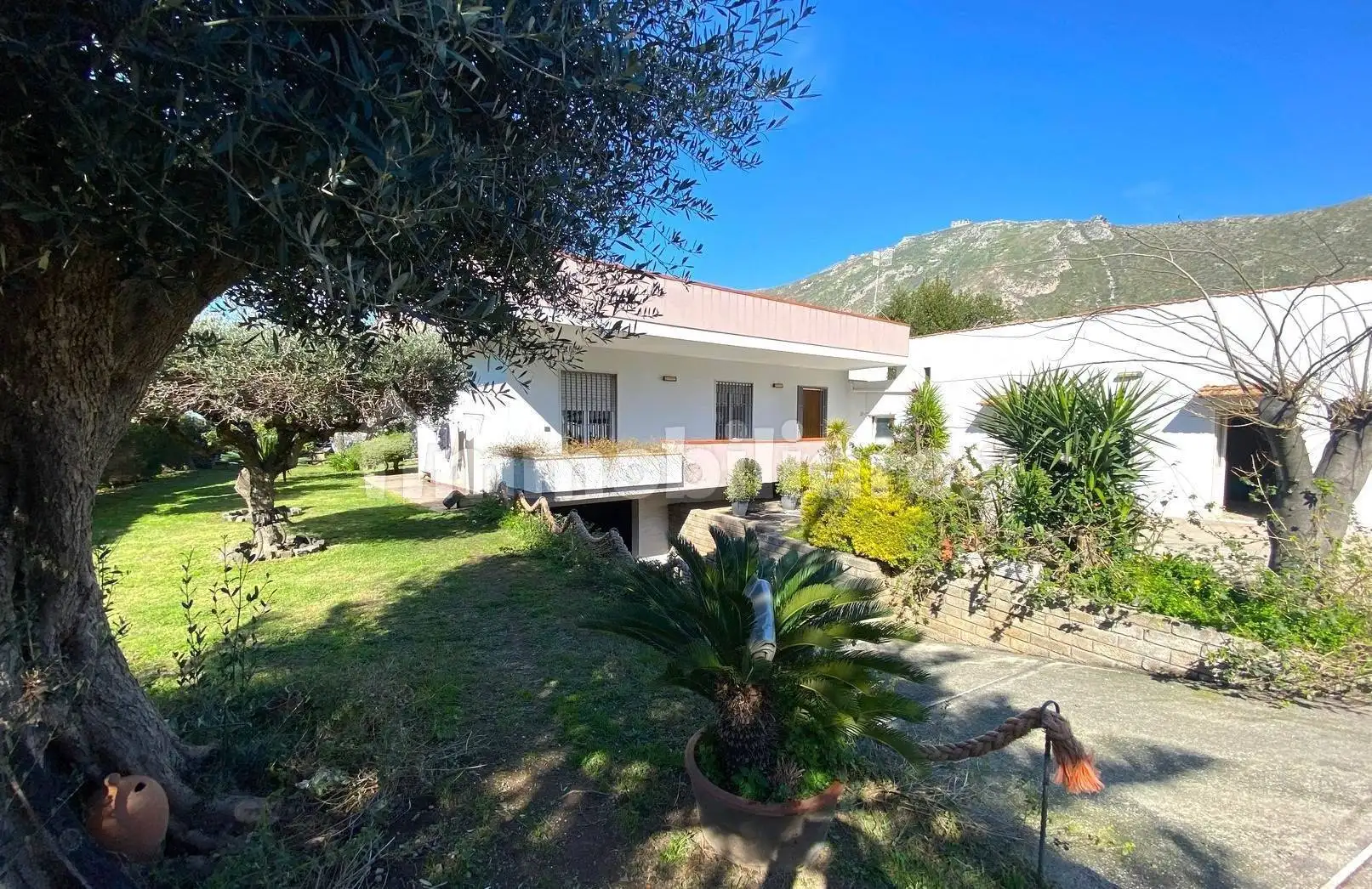 Villa in vendita a Mondragone