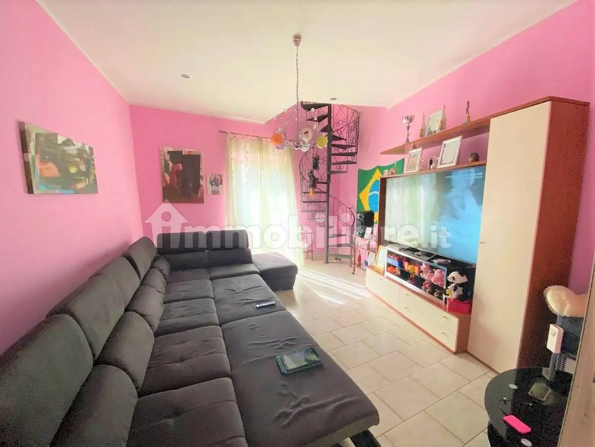 Terratetto unifamiliare 110 m², buono stato, Carinola - foto 2