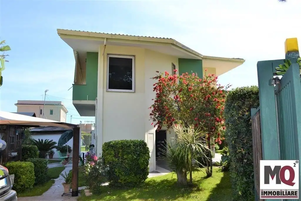Villa in vendita a Mondragone