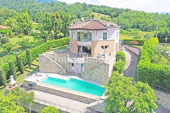 Villa in vendita a Palazzago