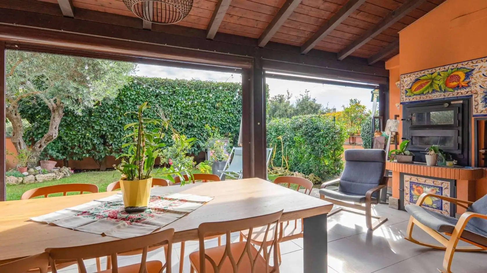 Villa bifamiliare in vendita a Roma