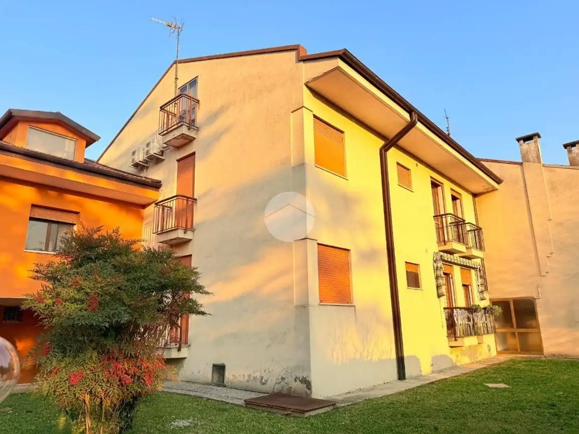 Quadrilocale via Vittorio Veneto 10, Battaglia Terme - foto 3