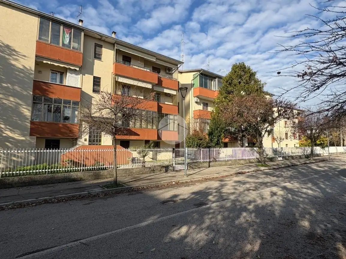 Quadrilocale via vittorio veneto 11, Battaglia Terme - foto 2