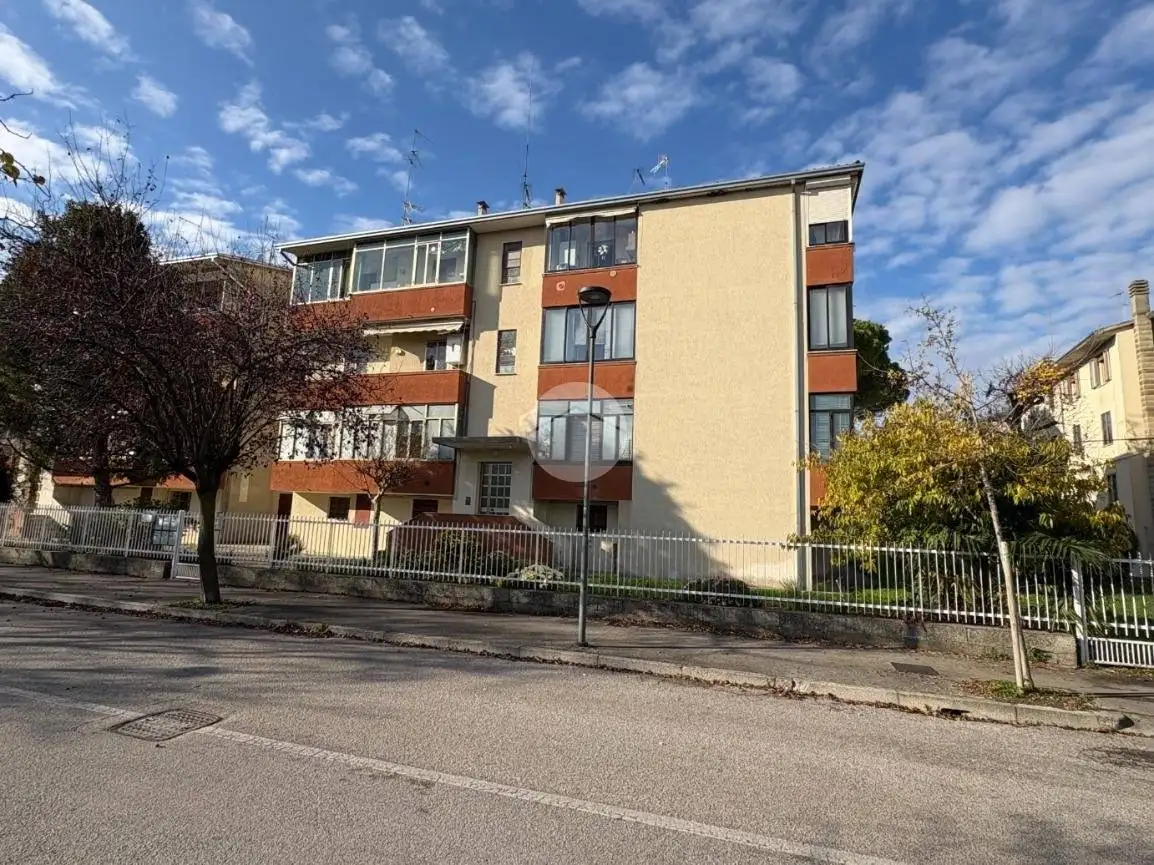 Quadrilocale via vittorio veneto 11, Battaglia Terme - foto 4