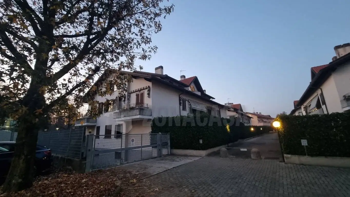 Appartamento in vendita a Cardano al Campo