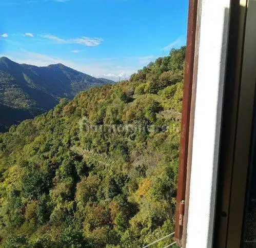 Villa in vendita a Valbrevenna