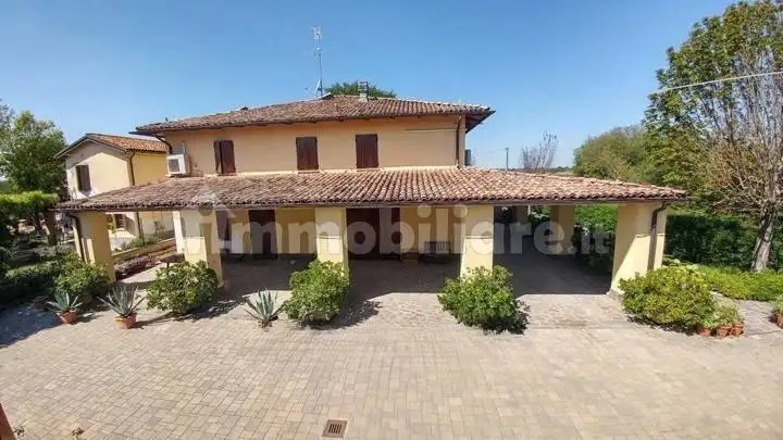 Villa in vendita a Modena